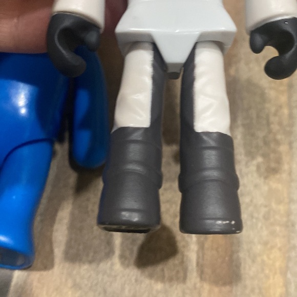 Rainbow Friends Figurines Blue, Red and Yellow - Picture 6 of 12